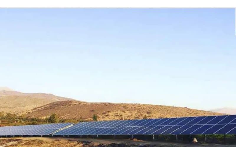 Planta solar en suelo de Tranque Los Canales, en Los Andes